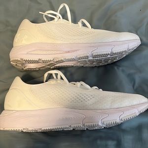 Under Armour Men's HOVR Sonic 5 Running Shoes, white mens sz 11